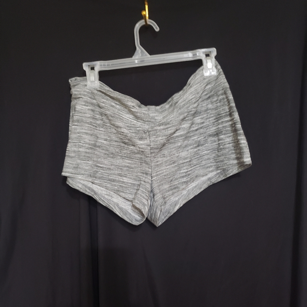 Bundle of womans athletic wear size M-L - Picture 4 of 11